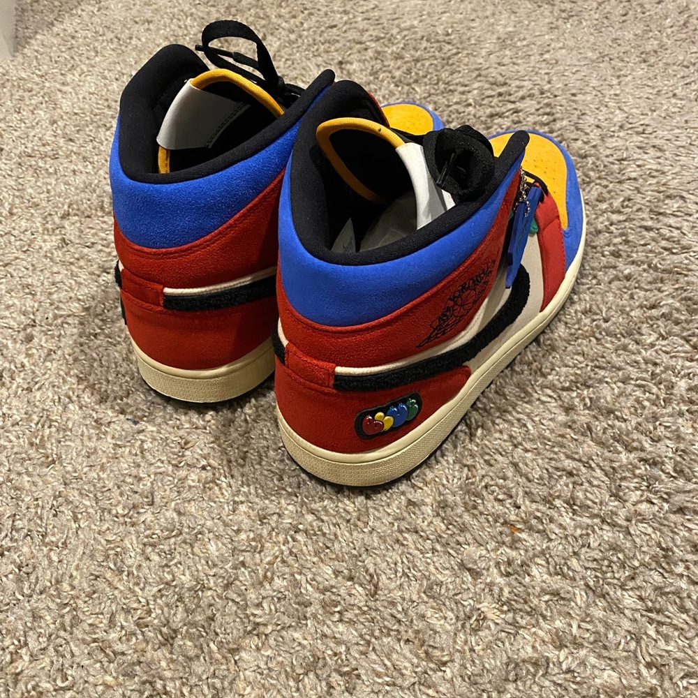 Jordan 1 Mid SE- Fearless Blue the Great - Picture 3 of 3